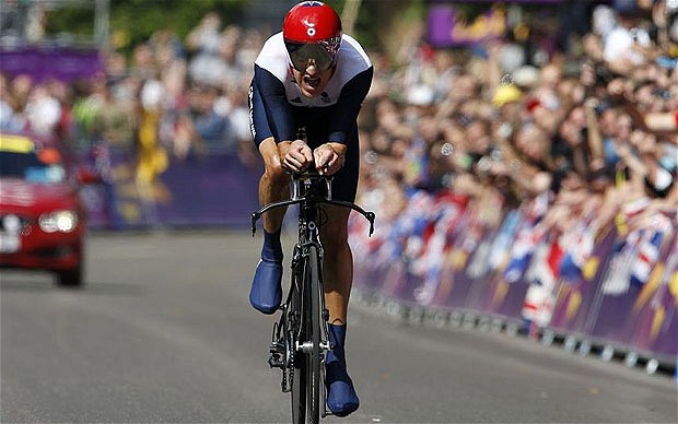 Bradley Wiggins wins London 2012 time trial