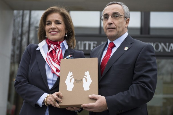 Alejandro Blanco President of Madrid 2020 and Anna Botella Mayor of Madrid pose with the bid book in front of the IOC headquarters