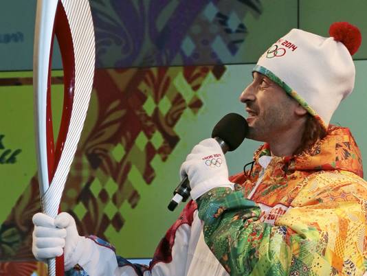 Ilya Averbukh with Olympic torch January 16 2013