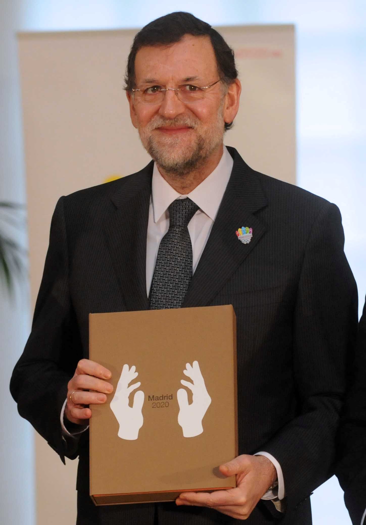 Madrid 2020 present candidature file to Mariano Rajoy