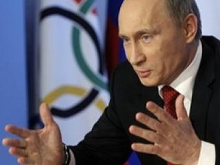 Vladimir Putin in front of Olympic rings