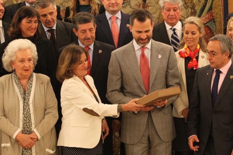 Prince Felipe receives Madrid 2020 candidature file