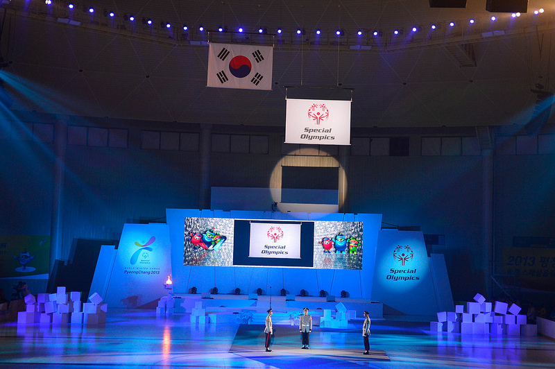 Pyeongchang 2013 closing ceremony flag lowering
