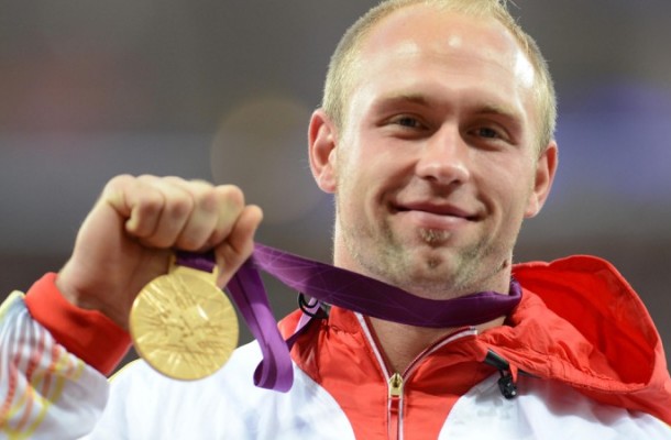 Robert Harting with gold medal