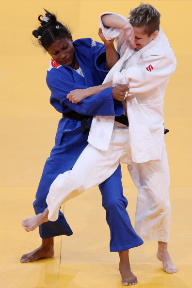 Ioulietta Boukouvala of Greece white competes with Yurileidys Lupetey Cobas of Cuba