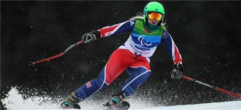 Kelly Gallagher skiing