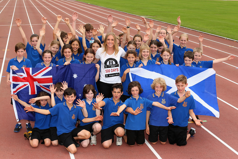 Sally Pearson with youngsters 500 days to go until Glasgow 2014