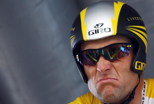 Lance Armstrong in helmet