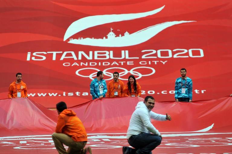 Istanbul 2020 supporters