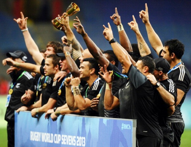 New Zealands men celebrate their 2013 Rugby World Cup Sevens triumph in Moscow