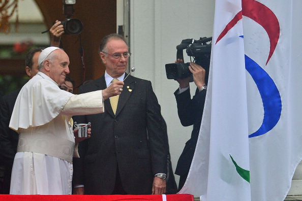 Pope Francis blesses Paralympic flag with Carlos Nuzman July 25 2013