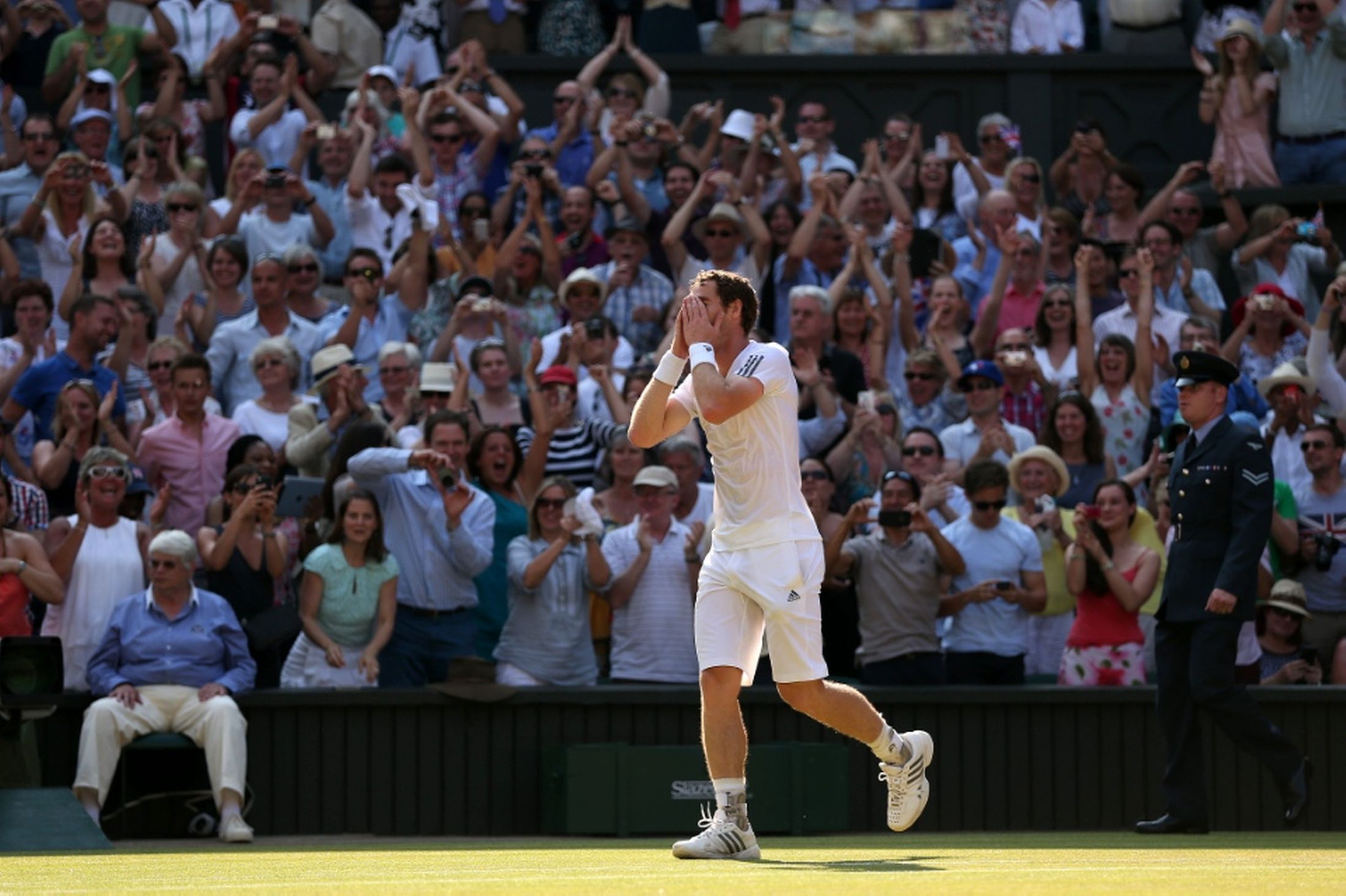Andy Murray wins Wimbledon 2013