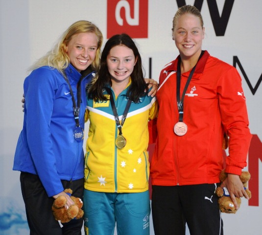 Maddison Elliot (centre) caused an upset in the S8 100 metres freestyle by defeating American Jessica Long (left)