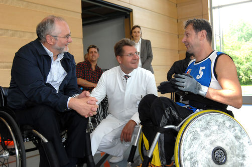 Georg Schlachtenberger (centre), director of the Agitos Foundation, with IPC President Sir Philip Craven (left)