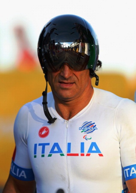 Paralympic champion Alex Zanardi has bagged his first World Championship golds in Canada