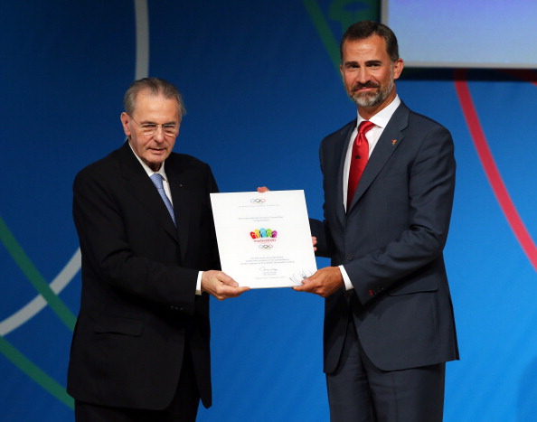 Spain's Crown Prince Felipe with IOC President Jacques Rogge after leading the Madrid 2020 presentation