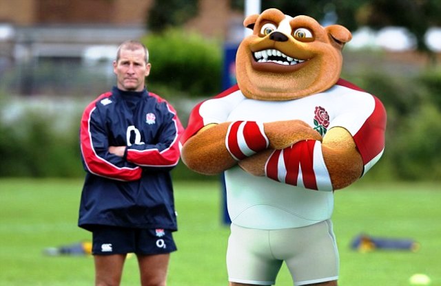 Ruckley and England head coach Stuart Lancaster run their eye over the England squad