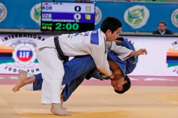 An Baul of Japan beat Ukrainian Diyorbek Urozboev to take the final gold medal of the day in Slovenia