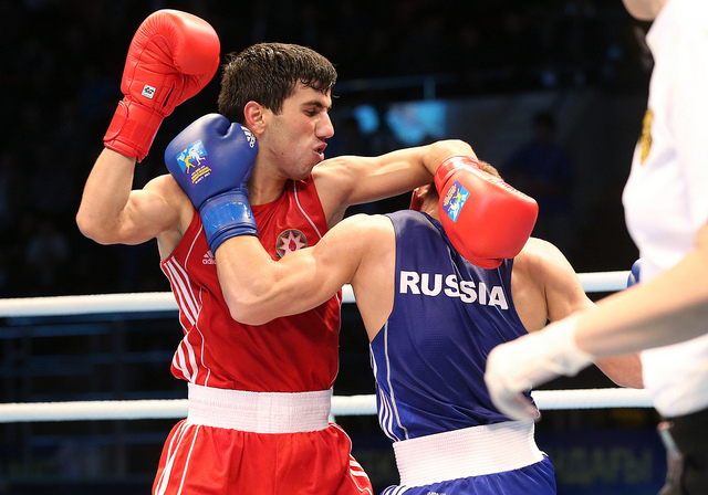 Javid Chalabiyev (red) was relentless in his pursuit for the bantamweight world title in Almaty