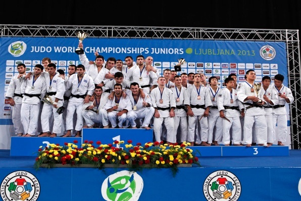 Georgia claimed the gold medal in the men's team event beating Greece in the final, Japan and Ukraine took the two bronze medals