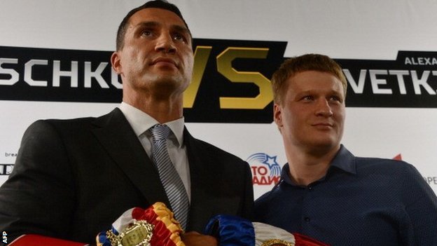 Wladimir Klitscho and Alexander Povetkin, the Olympic super-heavyweight champions from Atlanta 1996 and Athens 2004, prepare to face each other in a mega-dollars World Championship title fight in Moscow