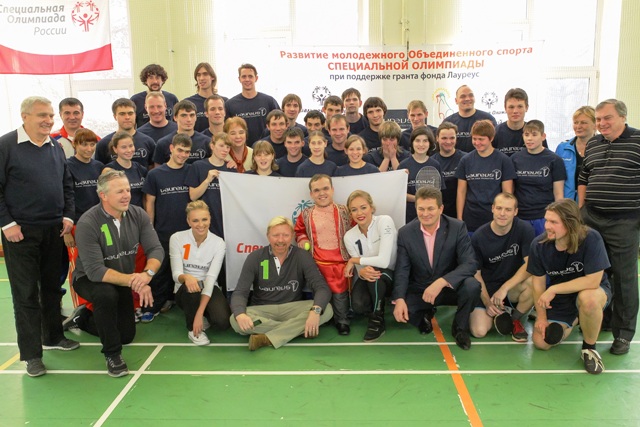 Laureus World Sports Academy members Sean Fitzpatrick (far left front row) and Boris Becker (third from left front row) visited the Unified Sports project in Moscow
