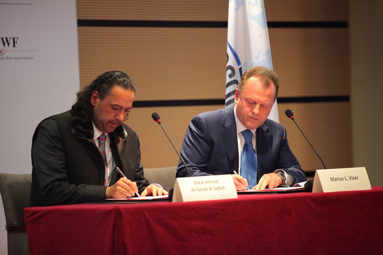 Sheikh Ahmad and Marius Vizer sign the partnership agreement which strengthens ties between the Association of National Olympic Committees and SportAccord