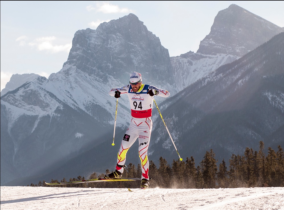 Canada's Brian McKeever on way to gold amid stunning home scenery in Canmore ©Pam Doyle/IPC