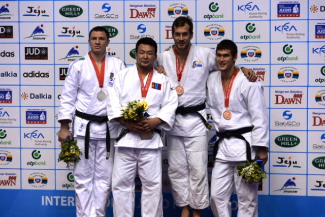 Mongolia's Tuvshinbayar Naidan (second from left) was the only judoka to deny a South Korean gold medal clean sweep ©IJF Media by G Sabau and J Willingham