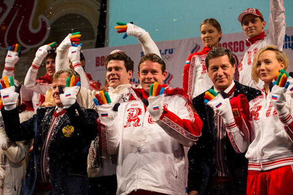 Russian Olympic Committee President Alexander Zhukov poses with his athletes ©BoscoSport