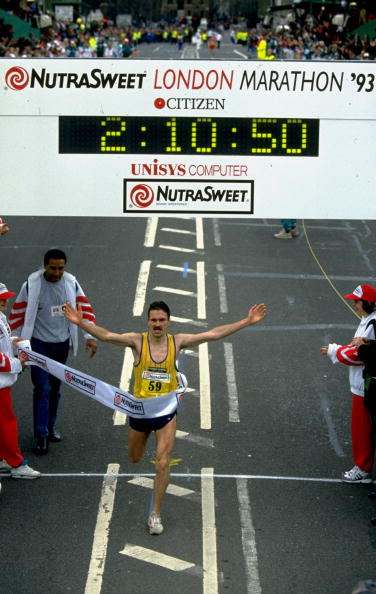 Britain's Eamonn Martin wins the London Marathon title in 1993 - Dave Bedford, long-time race director for London, insists there were no compromises in the field to aid the home runner, and says it will be same for Mo Farah next year ©Getty Images