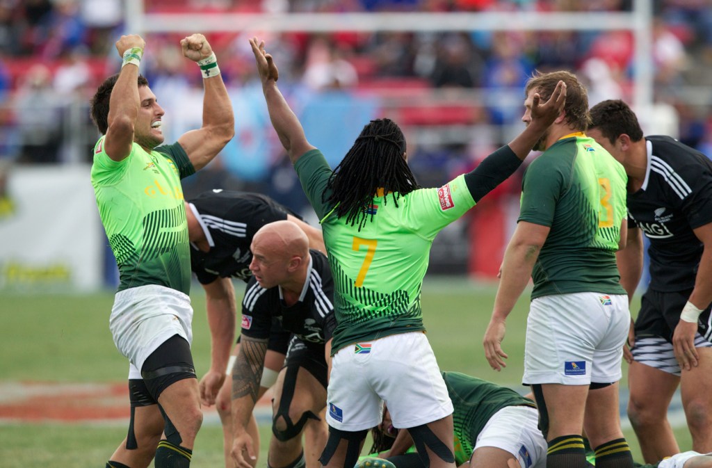 South Africa came back from 7-0 down to beat New Zealand 14-7 in the USA Sevens Cup Final ©IRB/Martin Seras Lima
