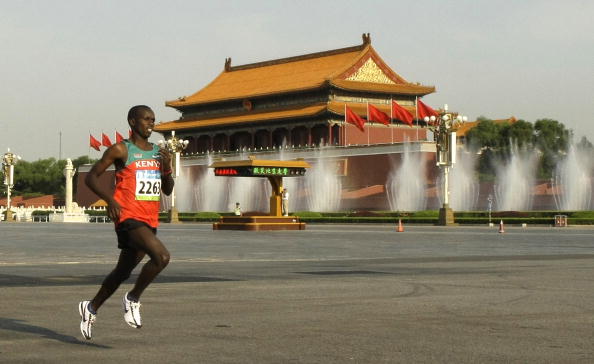 The smog did little to stop Samuel Wanjiru from winning the Beijing 2008 Olympic marathon in record breaking fashion...but the problem appears to be getting worse ©Getty Images