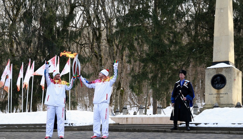 Torchbearers carry the Torch in the North Caucuses town of Pyatigorsk earlier this week ©Sochi 2014