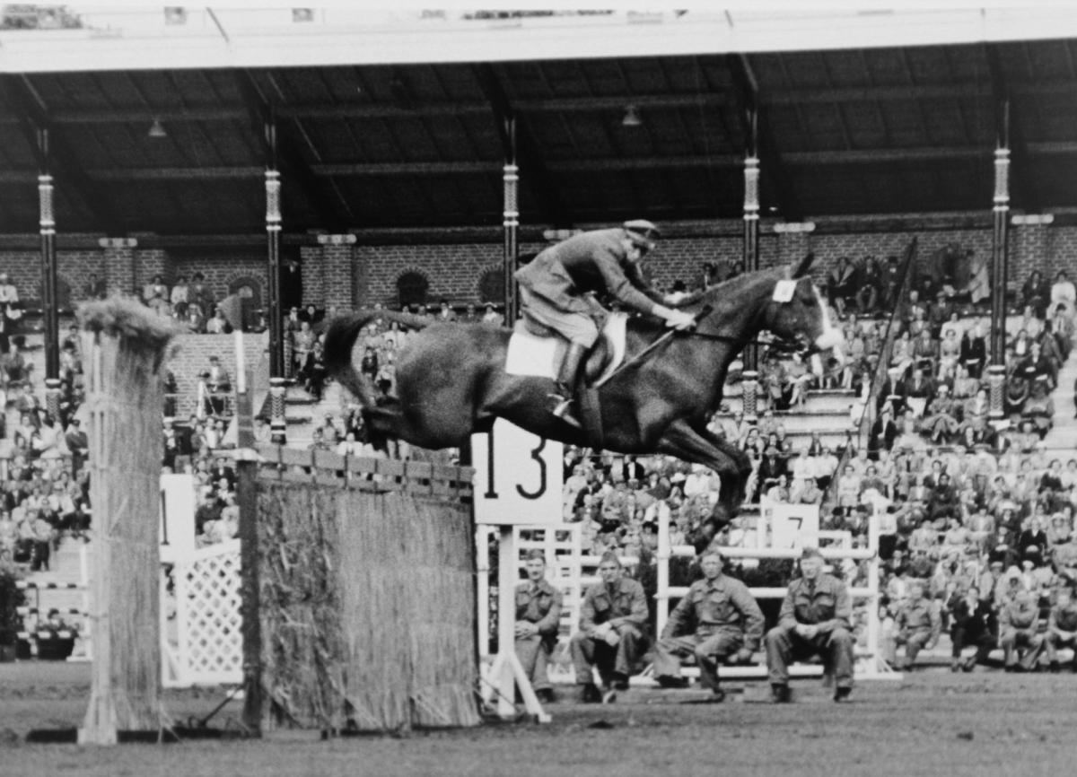 Eight-time Olympian Piero d'Inzeo has died at the age of 90 ©International Equestrian Federation