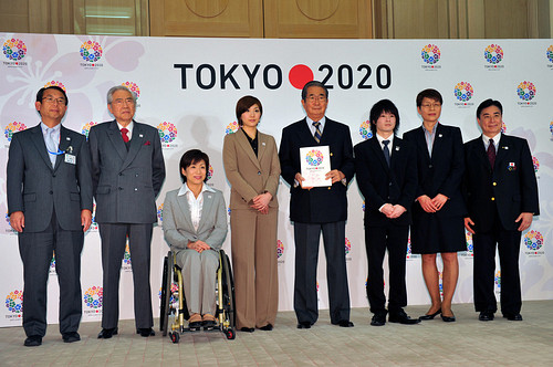 Kazuo Ogura, second from left in this picture, played a role in Tokyo's successful bid to host the 2020 Olympics and Paralympics ©Tokyo 2020