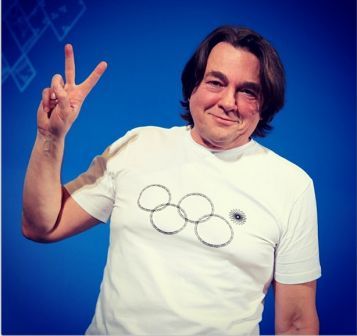 Konstantin Ernst wearing the five, or rather four, Olympic rings tee shirt ©Andy Miah/Instagram