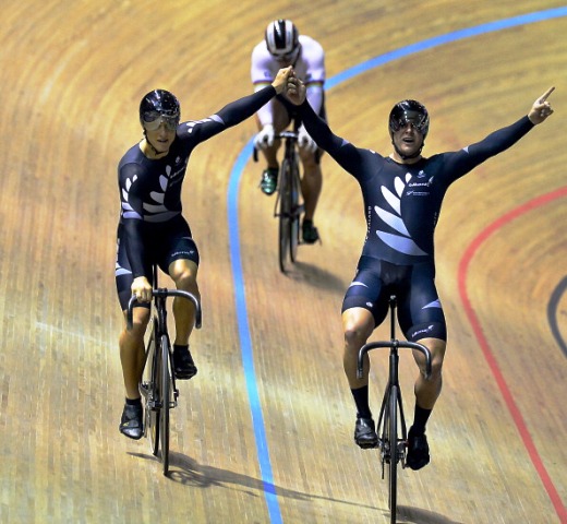 New Zealand's Sam Webster and Edward Dawkins celebrate their win in the men's team sprint ©AFP/Getty Images