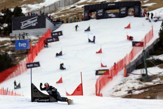 Robinson crashed at the end of his run on the snowboarding course at La Molina in Spain ©Getty Images 