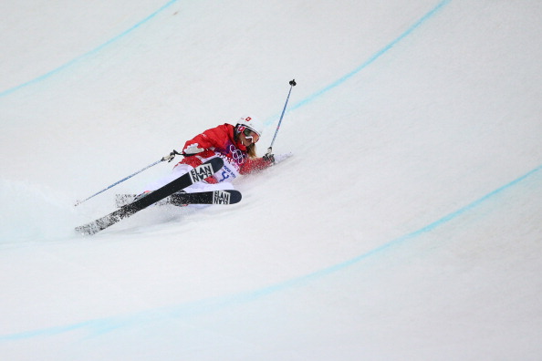Switzerland's Mirjam Jaeger comes a cropper on the ski halfpipe ©Getty Images