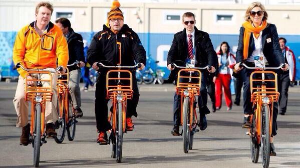 Wonderful picture of Dutch royalty cycling in to watch the speed skating ©Twitter