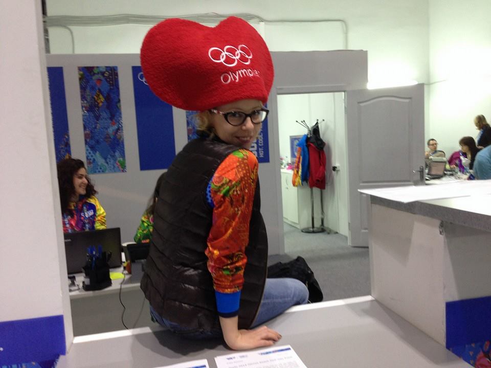 Xenia Reizhevskaya sports the Valentine's Day hat