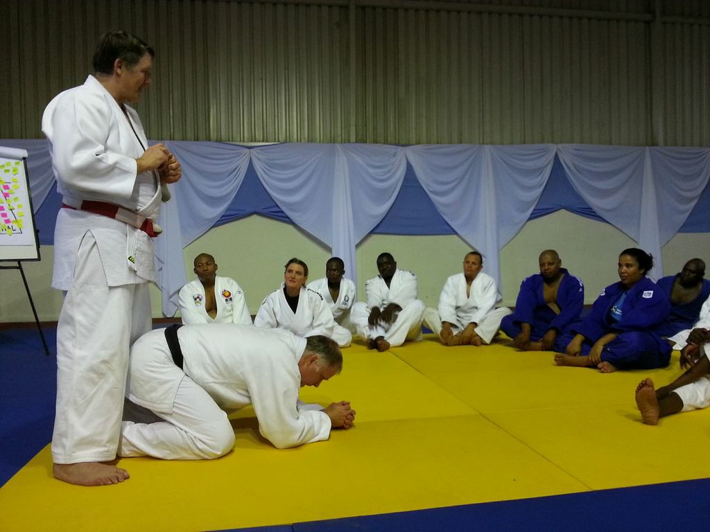 Robert Van de Walle led the first session in the inaugural IJF Development Project in Lusaka, Zambia ©ITG