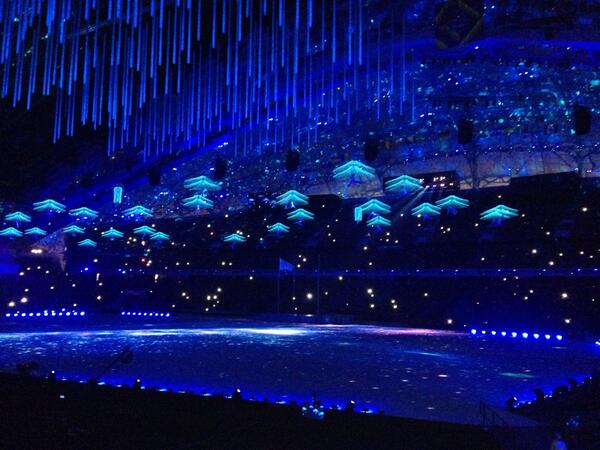 Aerial dancers mark a graceful beginning to the Closing Ceremony ©Twitter