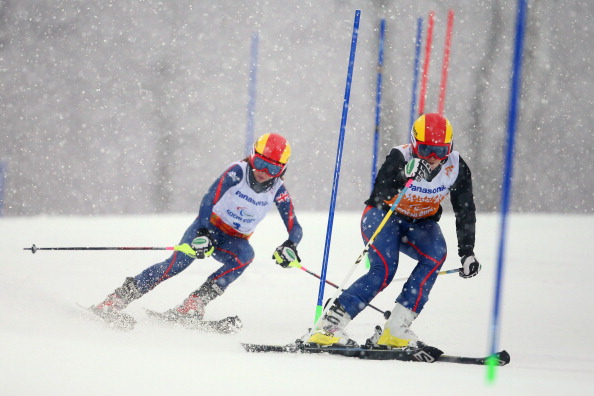 British pair Jade Etherington and guide Caroline Powell have the lead in the visually impaired slalom ©Getty Images