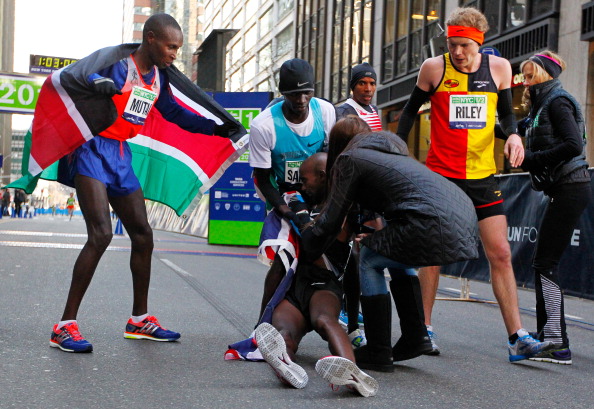 Geoffrey Mutai wins the New York City Half Marathon before Mo Farah collapses on the line ©Getty Images