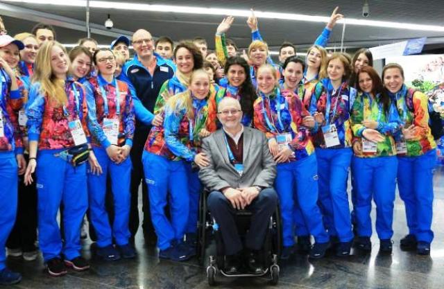 IPC President Sir Philip Craven arrives in Sochi and is greeted by Sochi 2014 President Dimitry Chernyshenko and Games volunteers ©Sochi 2014