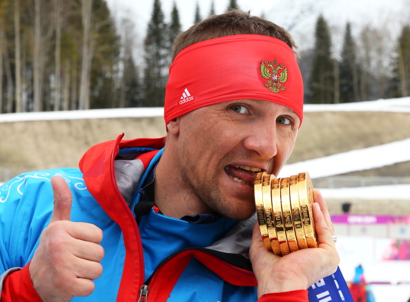 Roman Petushkov finds another way to show off his six gold medals ©Getty Images