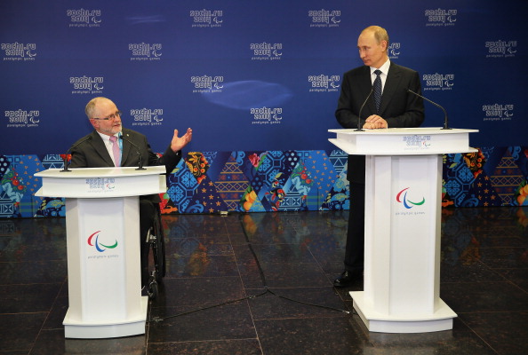Sir Philip Craven (left) and Vladimir Putin ©Getty Images