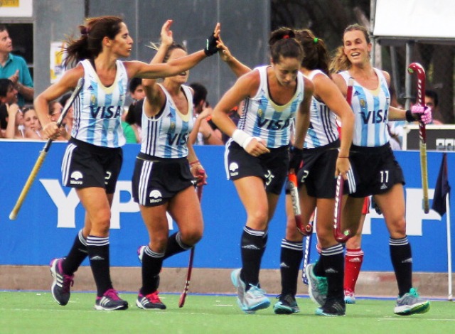 The FIH says that the introduction of a 40-second time-out will allow teams to celebrate after scoring a goal without losing actual playing time ©AFP/Getty Images 